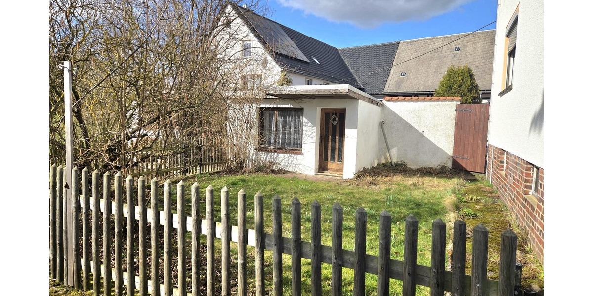 Garten mit Gartenhaus