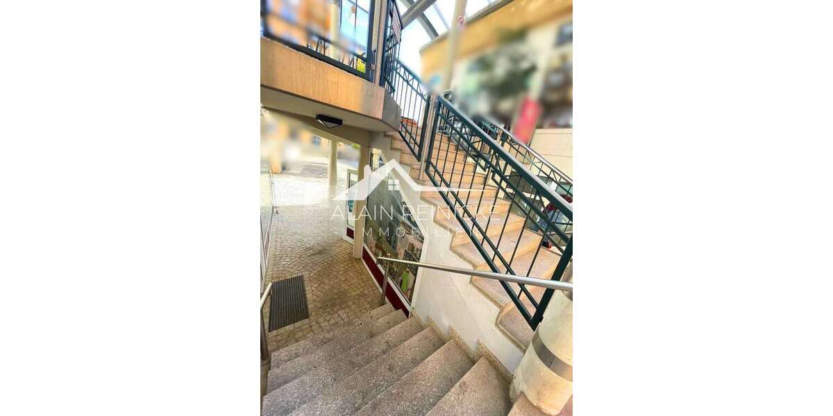 zus. Raum unter Treppe