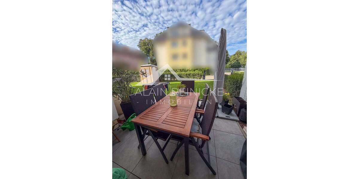 Terrasse mit Gartenanteil
