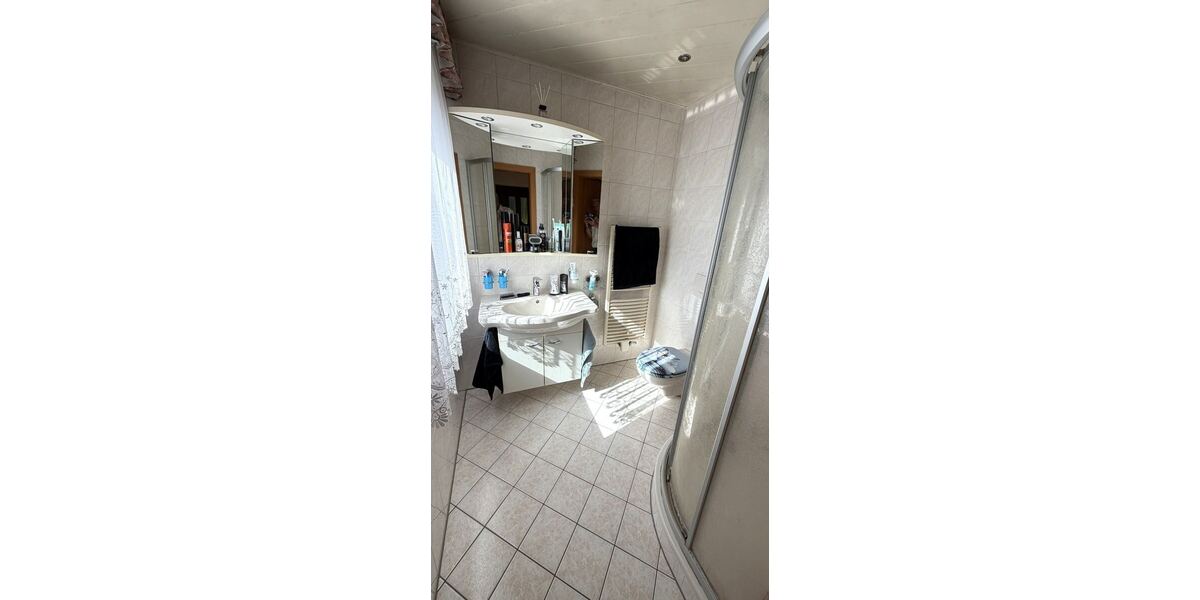 Bad im EG mit Dusche und WC