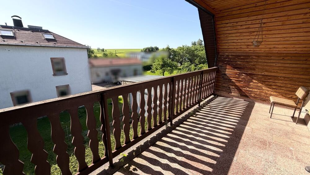 Großer Balkon im OG