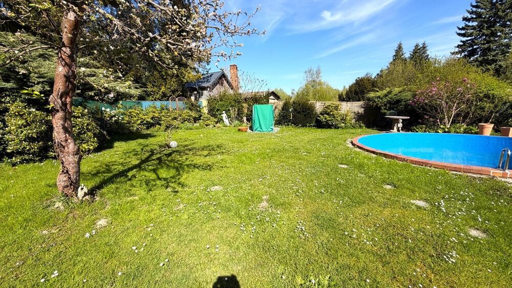 Garten mit Pool