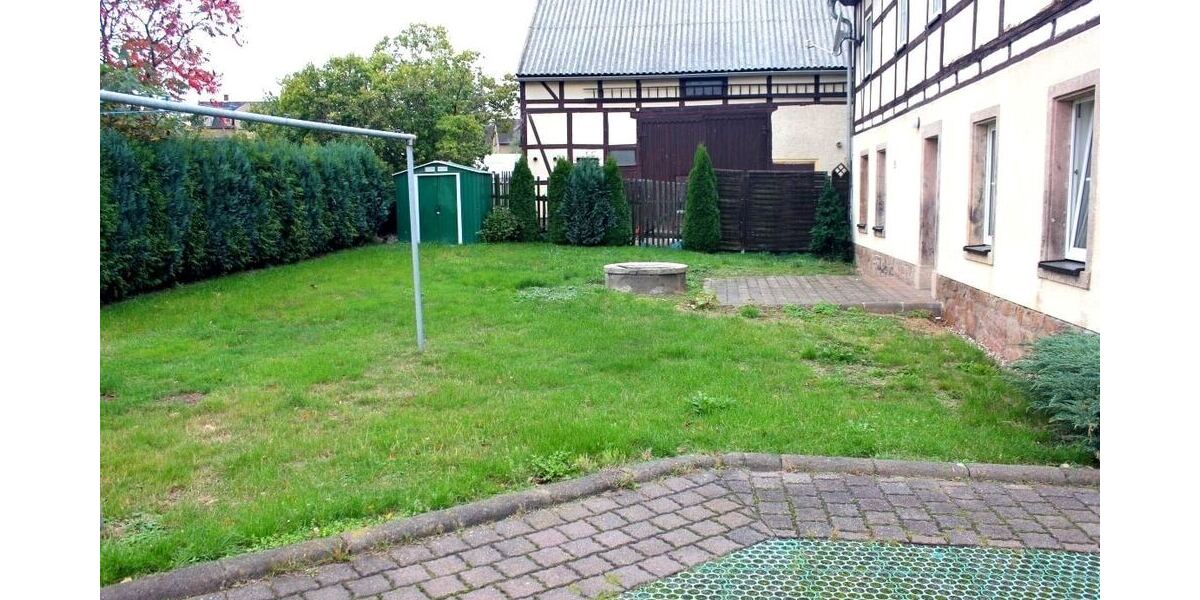 Garten mit Wäscheplatz