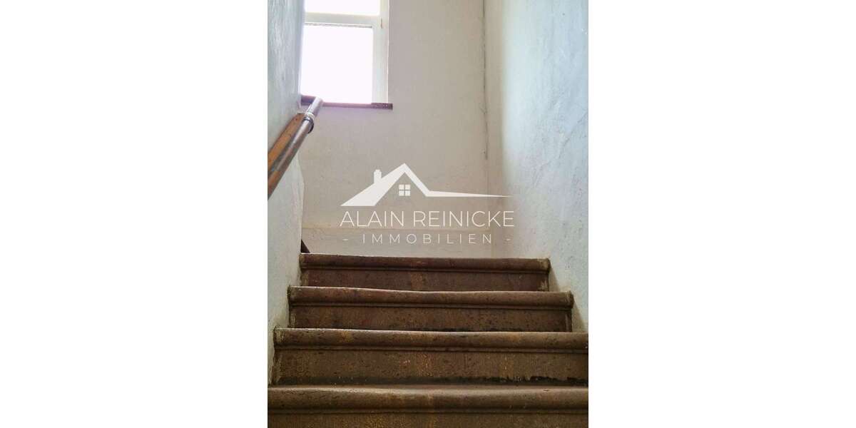 Steintreppe im Haupthaus