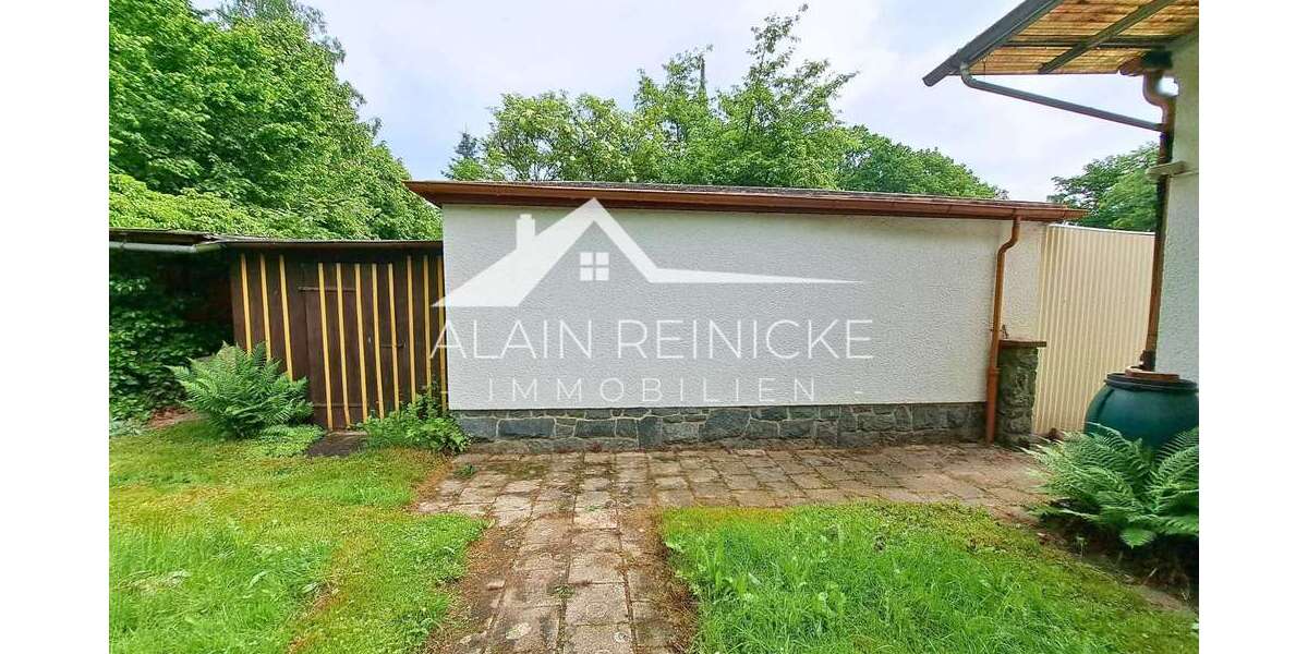 Garagenrückseite