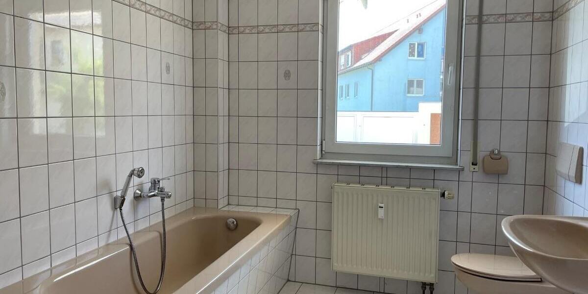 Badezimmer mit Fenster