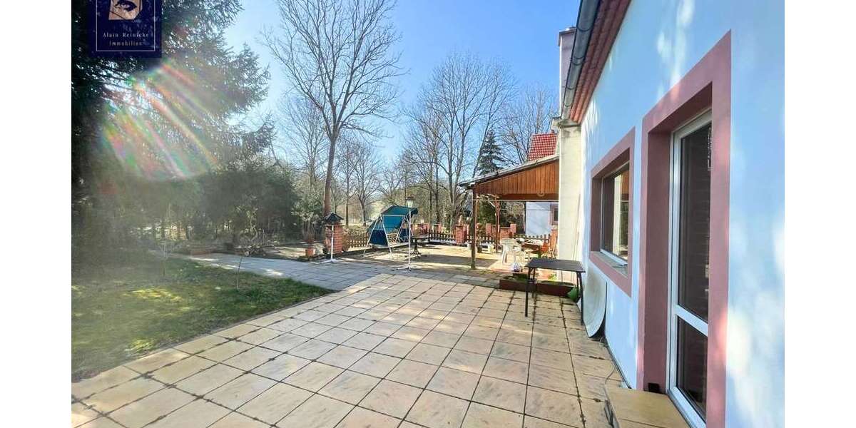 Terasse hinter Wohnhaus