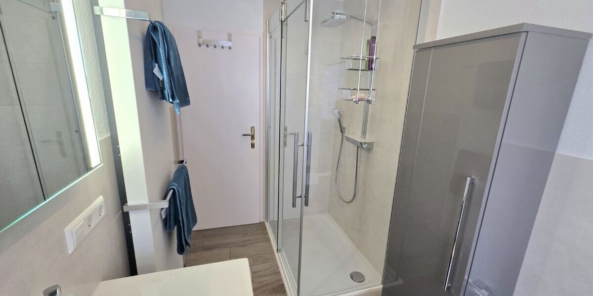....und Dusche im Erdgeschoss