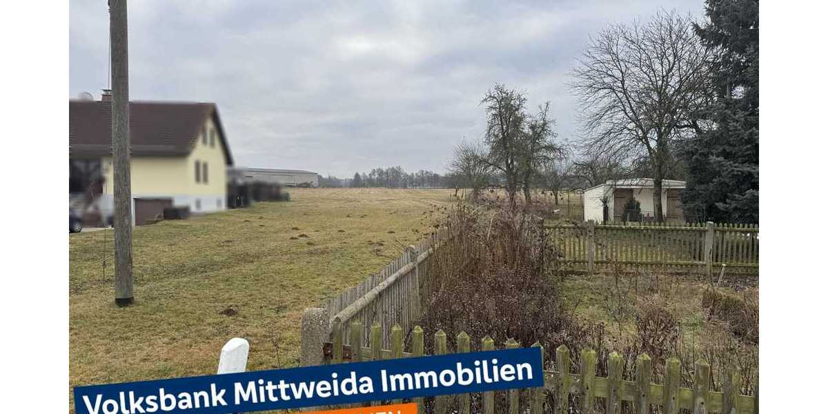 Grundstücksansicht mit kleinem Gemüsegarten