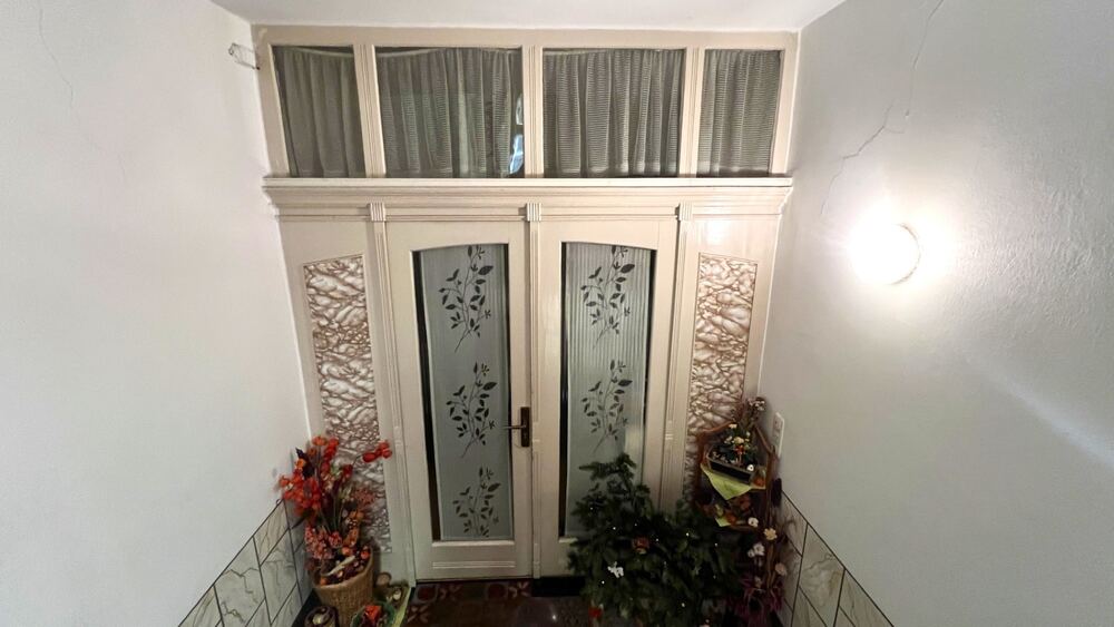 Wohnungstür im 1.OG